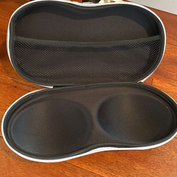 Bra & Lingerie travel case - Picture 3 of 3